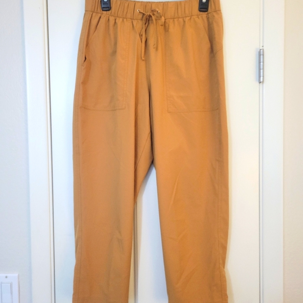 High-Waisted StretchTech Utility Crop Pant